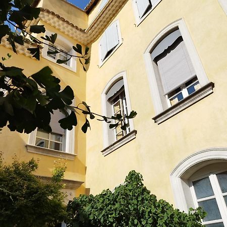 Отель Entre Vignes Et Dentelles Courthezon Экстерьер фото